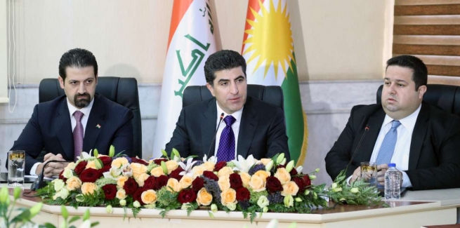 سه‌رۆك و جێگرى سه‌رۆك وه‌زیران، پشتگیرى له‌ وه‌زیرى دارایى و ئابوورى ده‌كه‌ن 