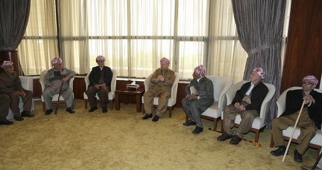 سەرۆك بارزانی لەگەڵ یاوەرانی بارزانیی نەمر لە سۆڤیەتی پێشوو كۆبۆوە