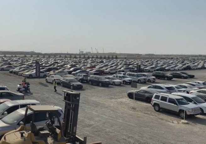 هەزاران ئۆتۆمبێلی گرانبەها لە گۆڕەپانەکانی دوبەی لەکارکەوتوون