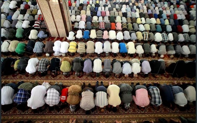 بەڕێوەبەری گشتیی دیوان لە وەزارەتی تەندروستی داوا دەکات نوێژی هەینی رابگیرێت