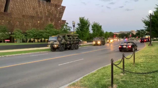 واشنتن و چەند ویلایەتێک لەئەمریکا خۆیان بۆ روبەڕوبونەوەی ناڕەزایەتی چەکداری ئامادەدەکەن