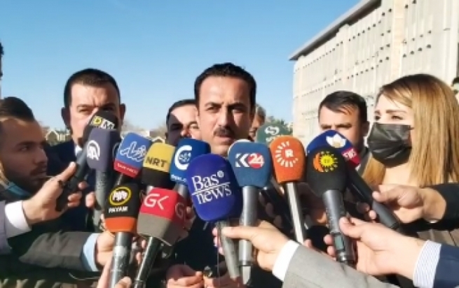 ئومێد خۆشناو: کەمینەیەک هەوڵی پەکخستنی کارەکانی پەرلەمان دەدەن