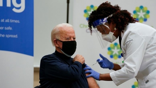 سه‌رۆكی هه‌ڵبژێردراوی ئه‌مریكا پێكوته‌ی دژه‌كۆرۆنای وه‌رگرت