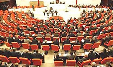 پەرلەمانى توركیا پرۆژەى كرانەوەى دیموكراسى فرەوانتر دەكات