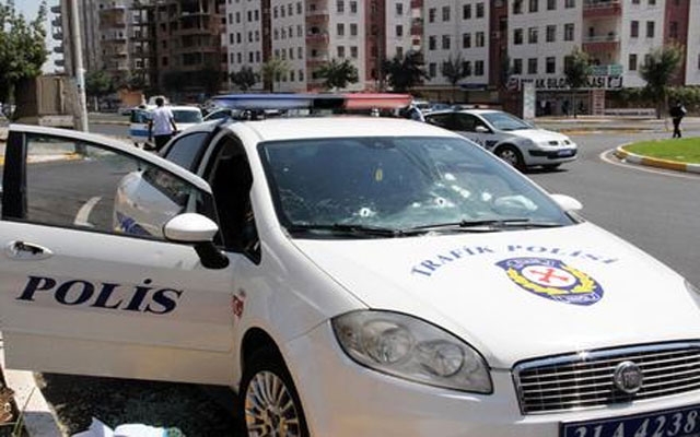 لە ئامەد هێرش دەكرێتە سەر پۆلیس