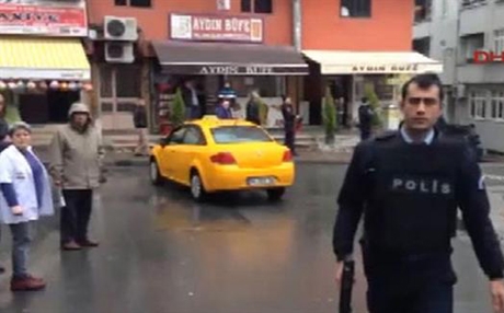  لە ئیسته‌نبوڵ دوو ئافره‌ت به‌بۆمبی ده‌ستی هێرش ده‌كه‌نه‌ سه‌ر پۆلیس 