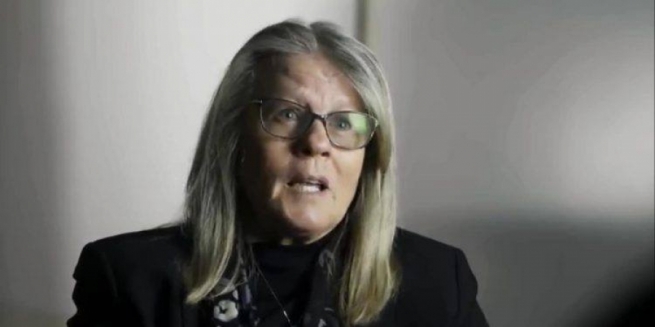 ژنە زانایەکی ئەمریکیی: پسپۆرێکی بواری میکرۆبەکان لە کۆشکی سپی کۆڕۆنای دروست کردووە