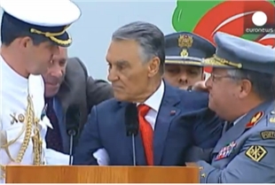 سەرۆک کۆماری پورتوگال لە کاتی پێشکەش کردنی وتارێک بێهۆش بوو 