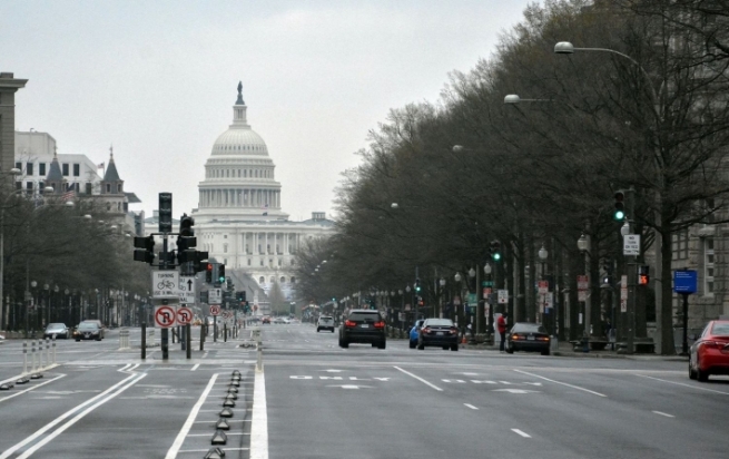 پسپۆڕێک وادەیەک بۆ کۆتاییهاتنی کۆرۆنا لە ئەمریکا دیاری دەکات