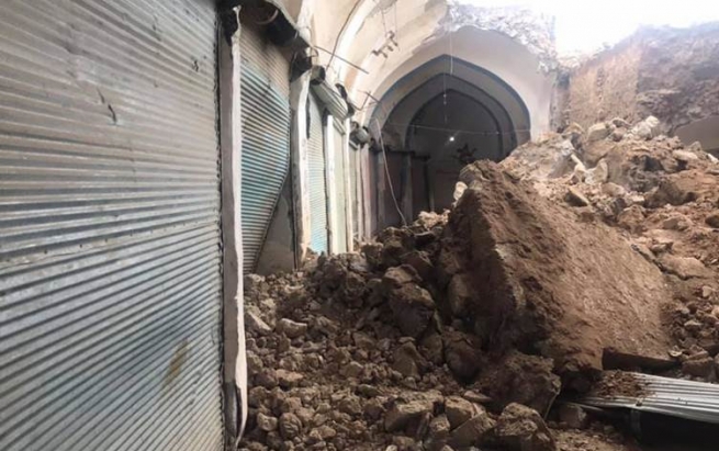 بەشێک لە بازاڕی قەیسەریی کفری بەهۆی بارانبارینەوە دادەڕمێت