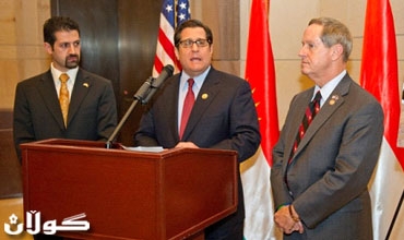 کۆنگرێسمان ستیڤ رۆثمه‌ن: ئه‌وانه‌ی ئازادی و عه‌داله‌تیان خۆشده‌وێت پشتگیری له‌ گه‌ڵی کوردستان ده‌که‌ن