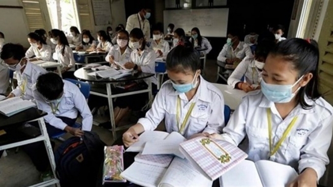 چین دەرگای قوتابخانەکانی پایتەخت دەکاتەوە