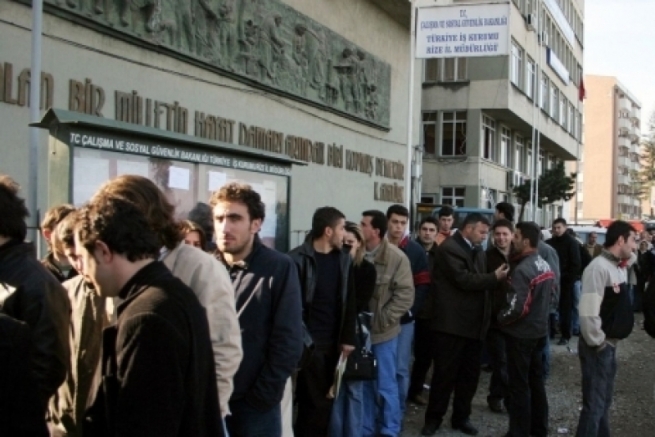  رۆژنامەیەکی  توركی: لە توركیا 5 ملیۆن و نیو هاووڵاتی بێكارن 