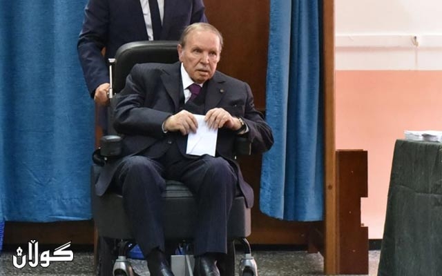 دواجار سەرۆکی جەزائیر ملی بۆ داواکارییەکانی گەلەکەی کەچ کرد و بڕیارەکەی دا.