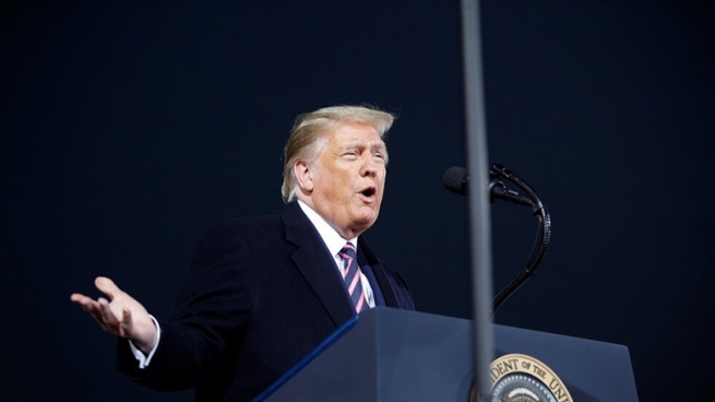 ترەمپ گاڵتە بەو رۆژنامەنووسانە ده‌كات كه‌ لە رووماڵی خۆپیشاندانەكان برینداربوون