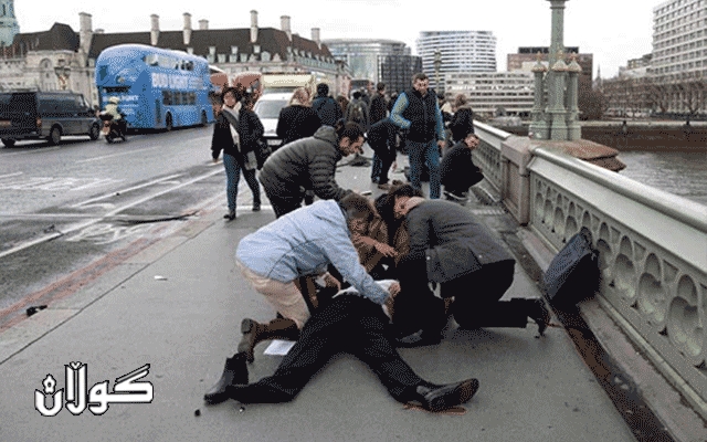 شۆفێرێک بە ئۆتۆمبێلەکەیەوە هێرش دەکاتە سەر پەرلەمانی بەریتانی