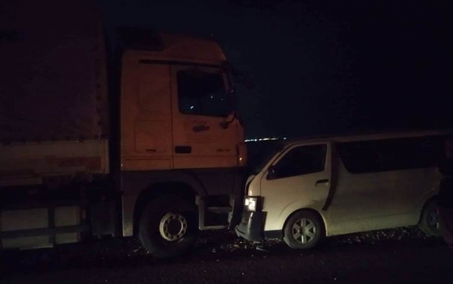 لە رووداوێکی هاتووچۆ لە رێگەی مەرزی پەروێزخان نۆ کەس برینداربوون