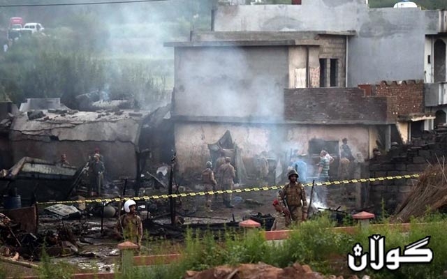 له پاکستان بەهۆی کەوتنە خوارەوەی فڕۆکەیکی سەربازی 17 کەس بوونە قوربانی