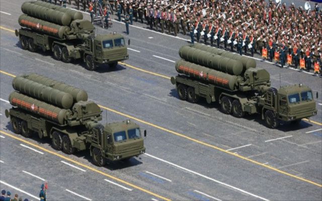 نمایشێكی سه‌ربازی گه‌وره‌ له‌ مۆسكۆ به‌رێوه‌ چوو