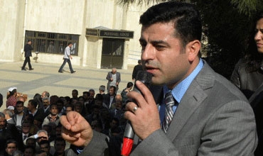 دەمیرتاش: وڵات پارچە پارچە بوو