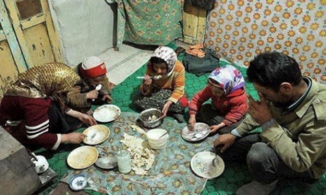 پەرلەمانتارێکی کورد لە ئێران: بەمزوانە نانی وشکیش لەسەر سفرەی خەڵک نامینێت