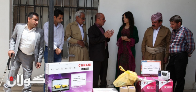 شاجوانى كوردستان دیاریى پێشكه‌شى كه‌مئه‌ندامان و كورته‌باڵاكانى دهۆك ده‌كات