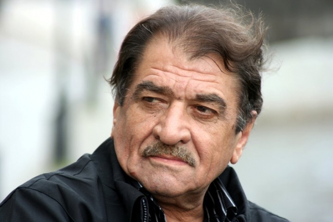 ئەمڕۆ تەرمی شێرکۆ بێکەس بۆ ماوەیەکی کاتی لە پارکی ئازادی دەنێژرێت