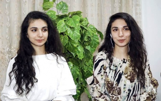 دوو خوشک لە قامشلۆ سەرکەوتنی گەورە لە تاقیکردنەوەی بەکەلۆری بەدەستدەهێنن