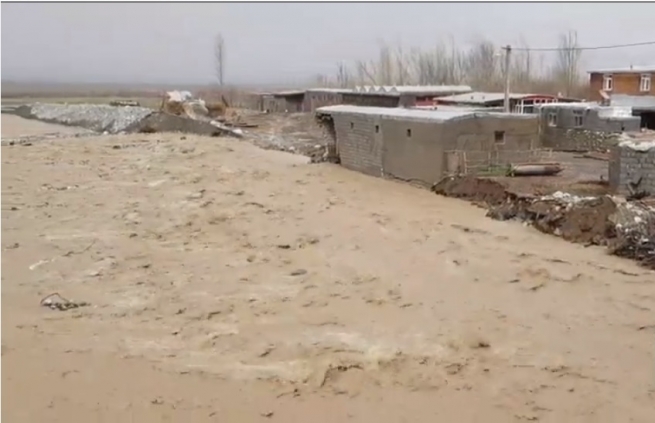 لافاو له‌ رۆژهه‌ڵاتی كوردستان به‌شێكی رێگاكان داده‌خات