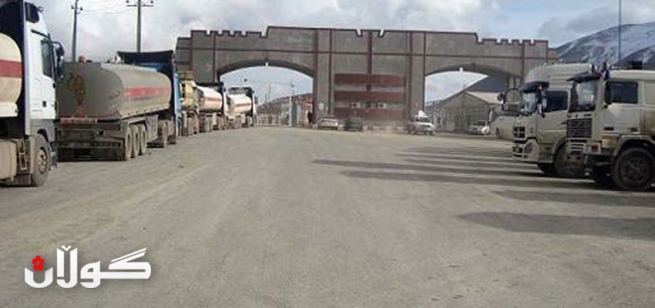 حاجى ئۆمه‌ران.. ئێران رێگه‌ به‌و گه‌شتیارانه‌ نادات كه‌ ده‌یانه‌وێت به‌ پاسپۆ جۆرى (S) له‌ سنور بپه‌رنه‌وه‌