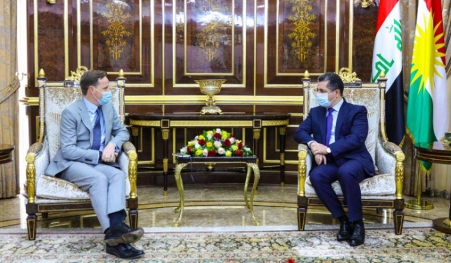 سەرۆکی حکوومەتی هەرێمی کوردستان پێشوازی لە باڵوێزی به‌ریتانیا لە عێراق دەکات