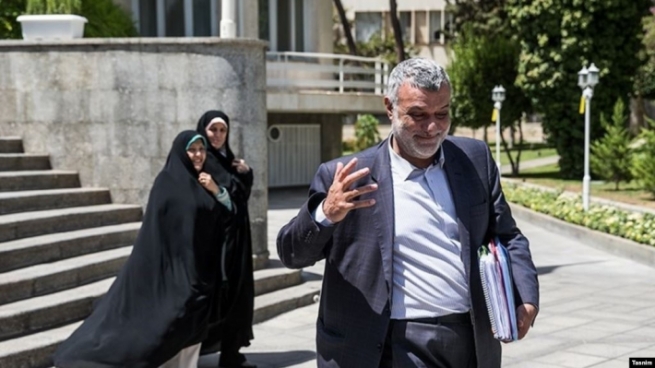 وەزیرێکی حکوومەتی ئێران دەستی لەکار کێشایەوە