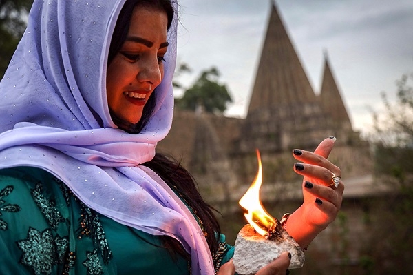 ئێوارەی پێش رۆژی جەژنی چوارشەممەی سۆر تا رۆژی دوای جەژن به‌و شێوه‌یه‌ به‌ڕێوه‌ده‌چێت