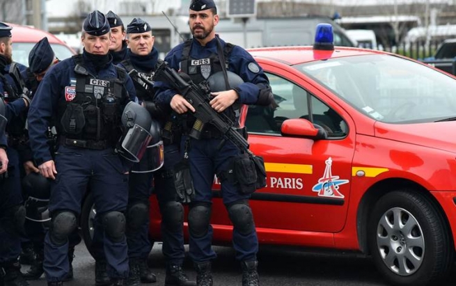 لە فەرەنسا گرووپێکی چەپڕەوە تووندڕەوەکان بە تۆمەتی کاری تیرۆریستی دەستگیرکران