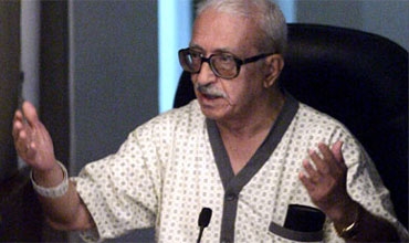 تارق عه‌زیز له‌لایه‌ن هێزه‌كانی ئه‌مه‌ریكاوه‌ راده‌ستی ده‌زگا ئه‌منییه‌كانی حكومه‌تی عێراق ده‌كرێته‌وه‌