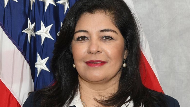 ژنه‌ موسڵمانێك به‌ داواكاری گشتی له‌ ئه‌مه‌ریكا داده‌مه‌زرێت