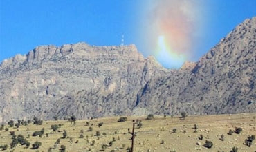 چەند فڕۆکەیەک ناوچەکانی بناری قەندیل بۆردومان دەکەن و بەردەوامن