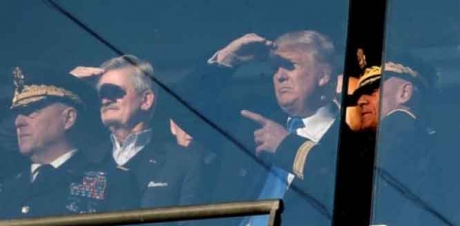  ترەمپ وڵاتەکەی لە هەڕەشەی مووشەکیی ئێران و کۆریای باکوور دەپارێزێت