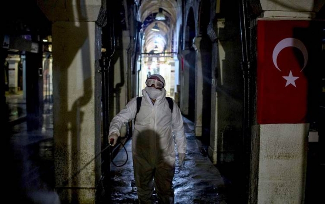 لە توركیا 17 كه‌سی دیكه‌ به‌ڤایرۆسی كۆرۆنا گیانیان له‌ده‌ستدا