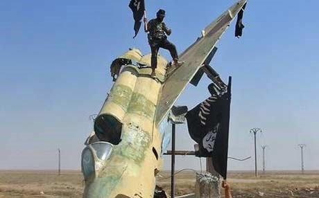  داعش فڕۆکەیەکی عێراقی لەرومادی دەخاتە خوارەوە 