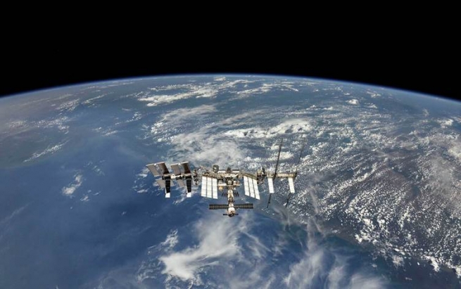 کارمەندانی وێستگەی ئاسمانیی نێودەوڵەتی 16 جار پێشوازی لە ساڵی نوێ دەکەن