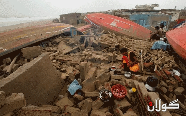 لە هیندستان دەیان كەس گیانیانلەدەستدا و سەدان هەزاری دیكەش بێلانە و ماڵ بون.