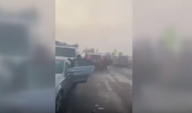 لە رووداوێکی هاتوچۆدا 69 ئۆتۆمبێل خۆیان بەیەکدا کێشا