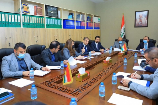  خامنەیی: ناتوانین بە گفتوگۆ لەگەڵ ئەمەریكا بە لێكتێگەیشتن بگەین 