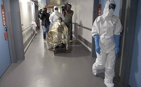  بەریتانیا 30 پسپۆڕی شارەزا رەوانەی سیرالیۆن دەكات 