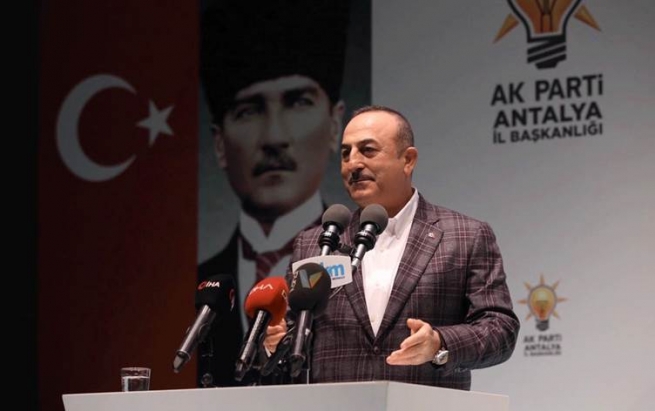 وەزیری دەرەوەی تورکیا رێککەوتنی لیبیا بە ئۆپەراسیۆنی سەر رۆژئاڤای کوردستان دەچوێنێت