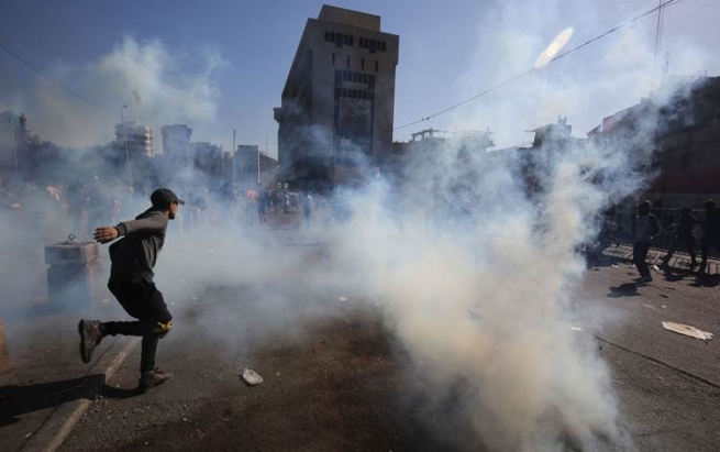 16 وڵات سەرکۆنەی کوشتن و بریندارکردنی خۆپێشاندەرانی عێراق دەکەن