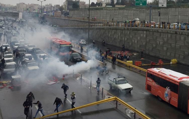 لێبووردنی نێودەوڵەتی: لانیکەم 106 کەس لە 21 شاری ئێران کوژراون