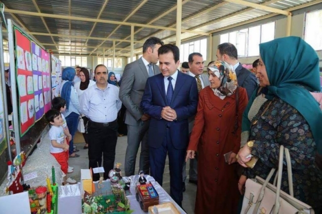  وەزیری پەروەردە بەشداری پێشانگەی زانستی بەھرەدارانی کرد 