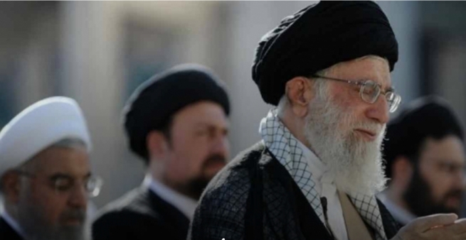 خامەنەیی بڕیاری دا بۆ یەكەم جار پێشنوێژی هەینی لە تاران بكات